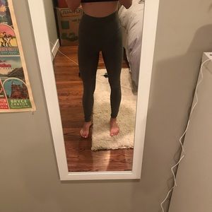 Alo yoga pants